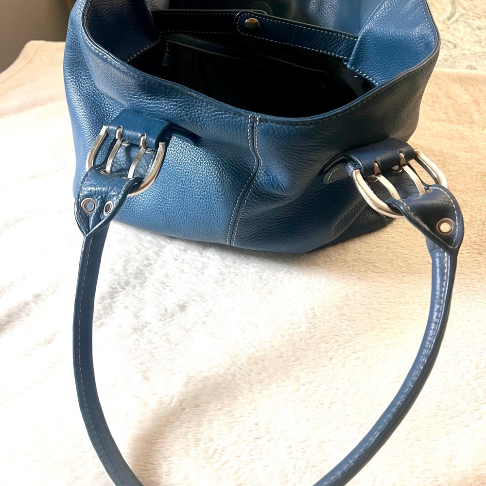 Tignanello leather bag and matching wallet. - Picture 9 of 9